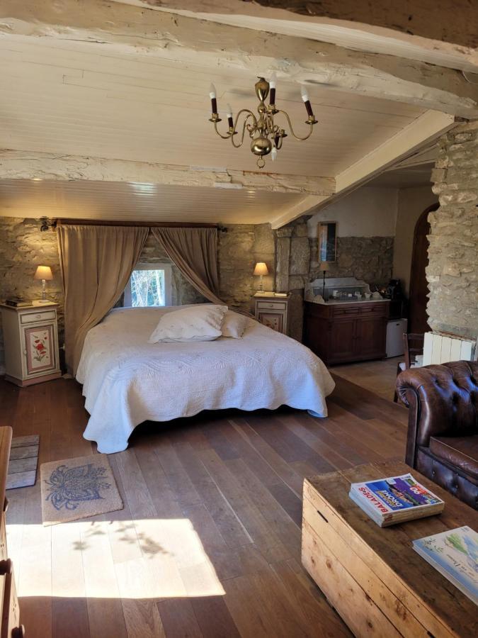 Le Clos De L'Ambre Bed & Breakfast Divajeu ภายนอก รูปภาพ