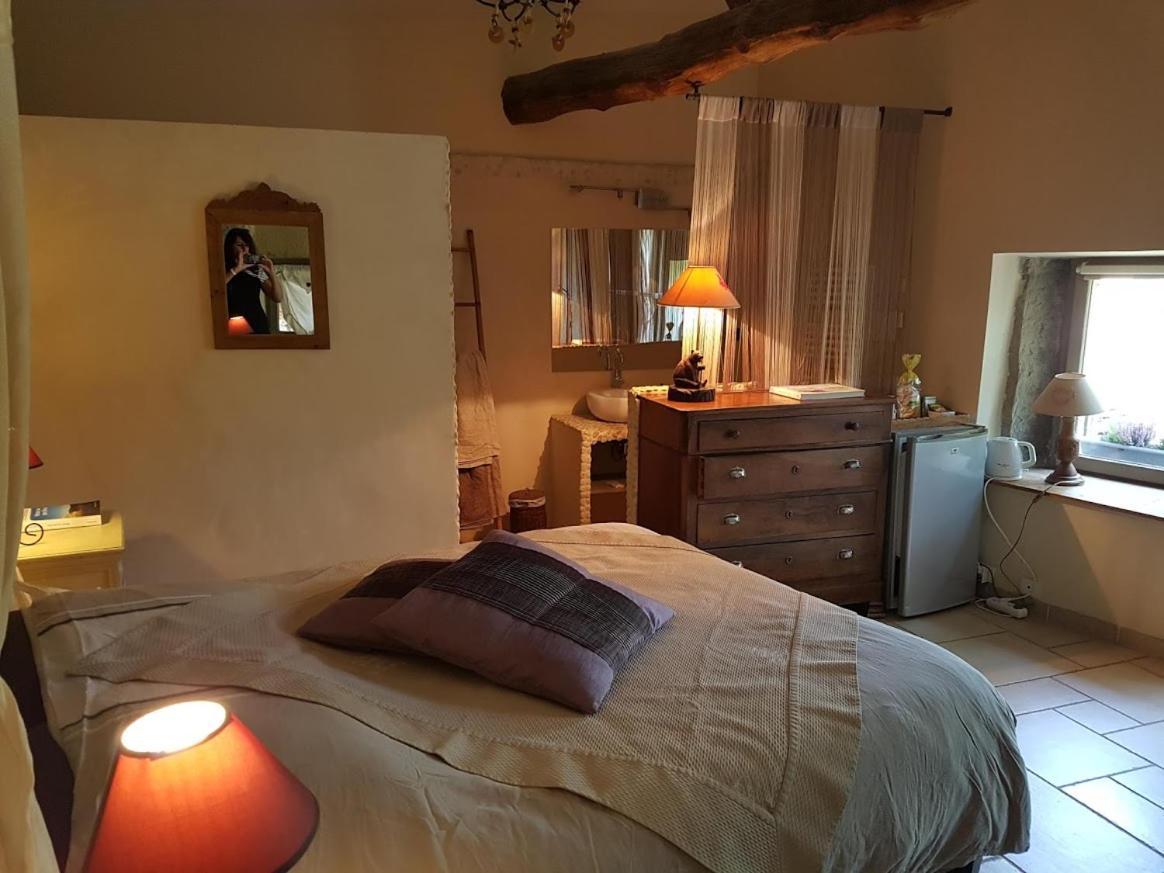 Le Clos De L'Ambre Bed & Breakfast Divajeu ภายนอก รูปภาพ