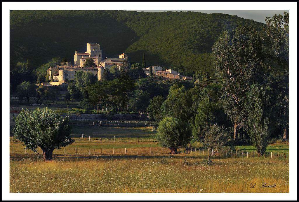 Le Clos De L'Ambre Bed & Breakfast Divajeu ภายนอก รูปภาพ